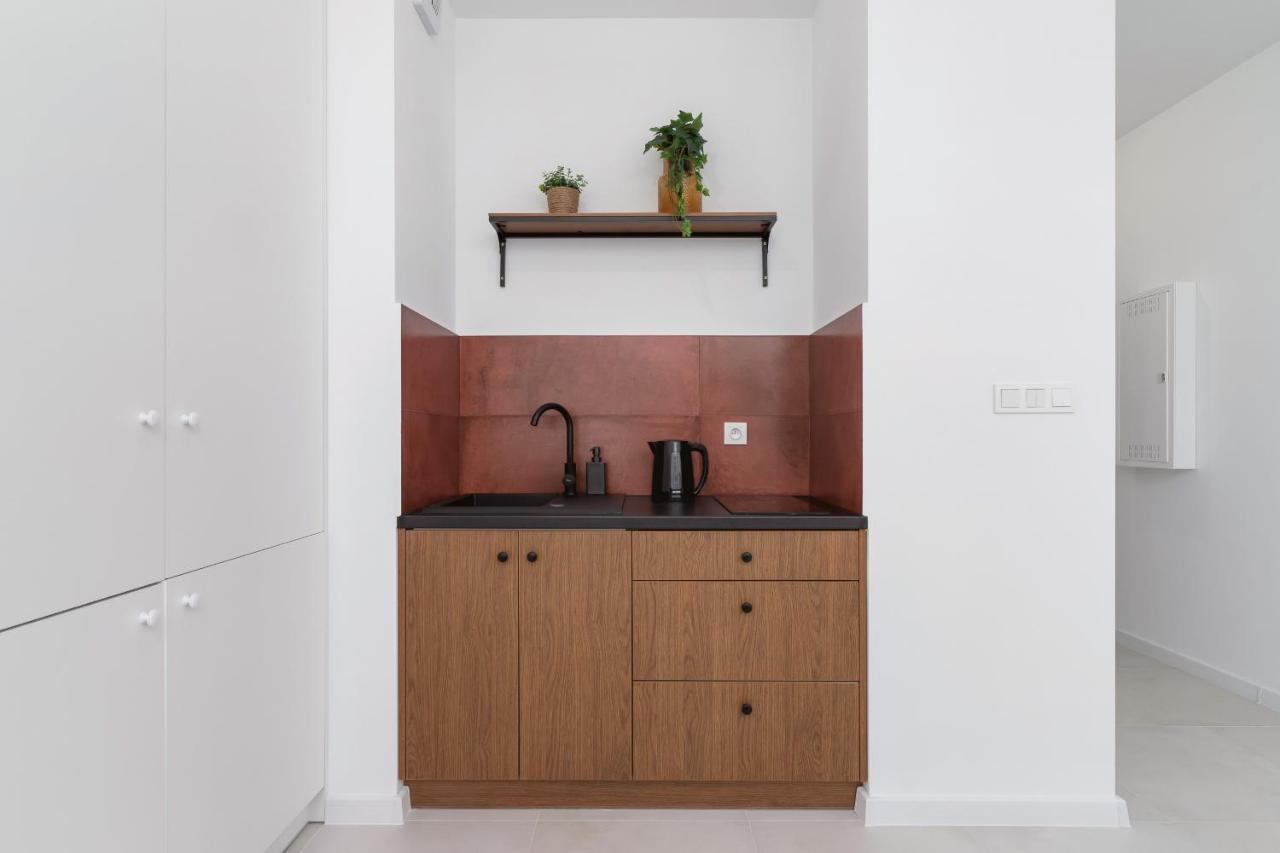 Apartment Modern & Terrace Kielkowskiego By Renters Krakau